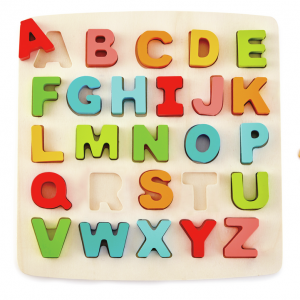 Puzzle mit Großbuchstaben v. Hape E1551