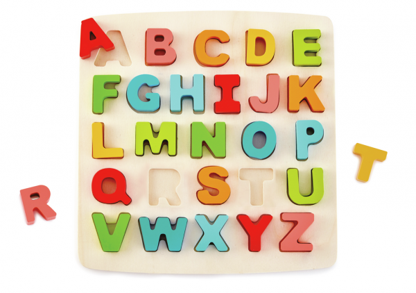 Puzzle mit Großbuchstaben v. Hape E1551